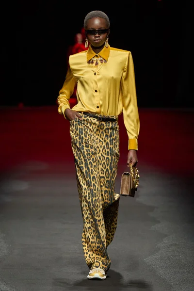 Look 24